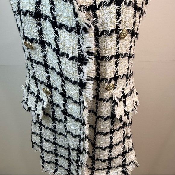 NEW Women’s Black & White Tweed Sleeveless Vest Jacket Gold Buttons Fringe Trim - Picture 14 of 16
